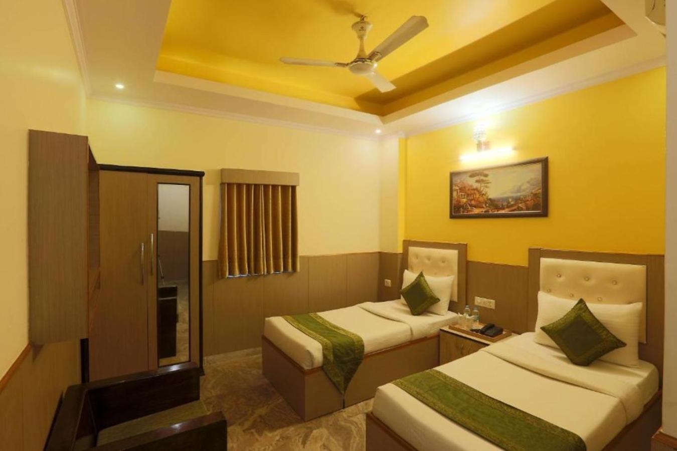 Hotel Castle Blue New Delhi Near Igi Airport Exterior foto