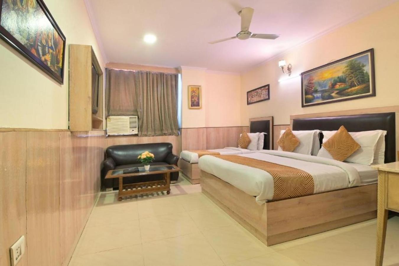 Hotel Castle Blue New Delhi Near Igi Airport Exterior foto