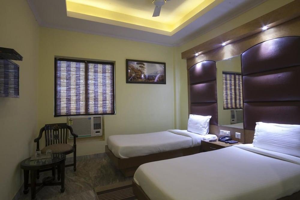 Hotel Castle Blue New Delhi Near Igi Airport Exterior foto